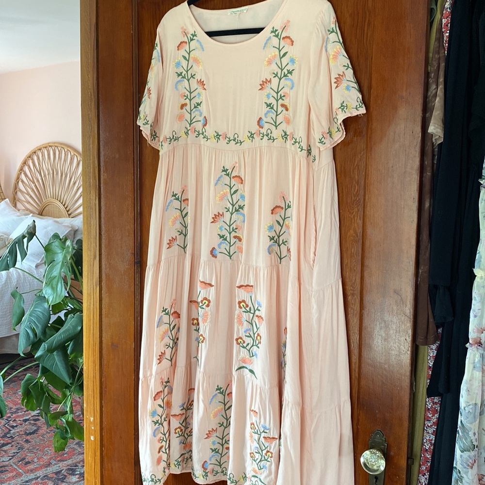 Roolee embroidered dress, size large. Like new.